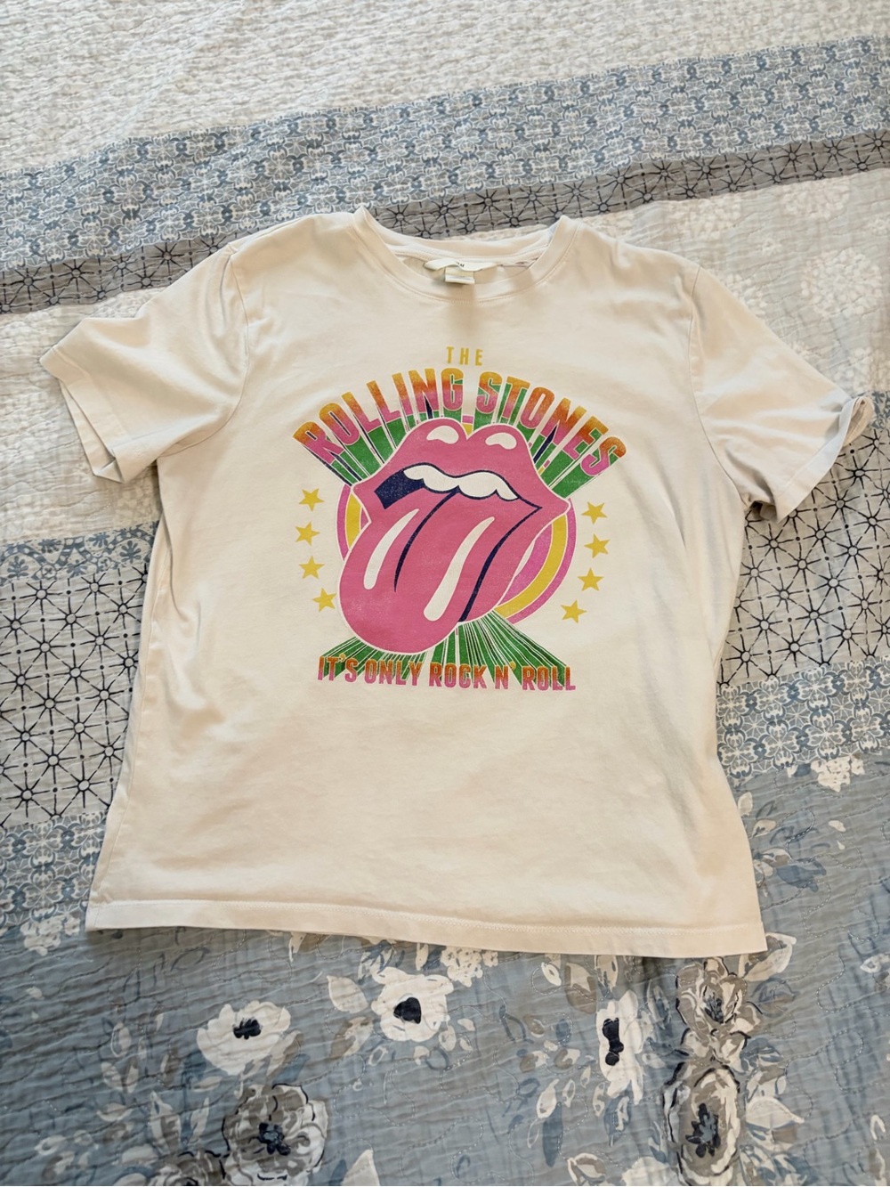 H&M Cream Graphic Tee with Pink Tongue Accent